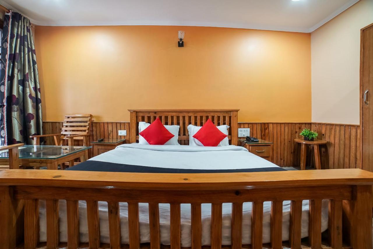 Capital O 47240 Hotel Blossom Resort Kausani Esterno foto